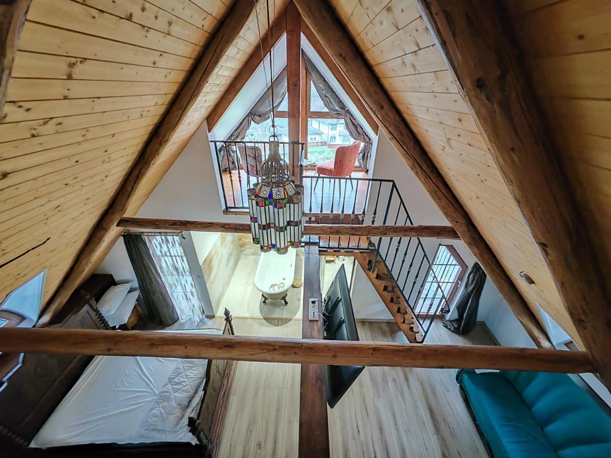 Готель Casa Cu Magnolii Поєніле-Ізей Екстер'єр фото